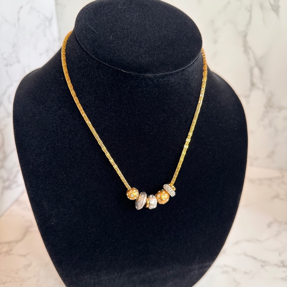 **SOLD**🌟Swarovski Crystal and Gold Tone Necklace NEW IN BOX🌟 - Picture 5 of 9